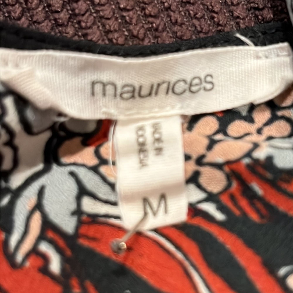 Adorable Maurices Pullover Black Floral Long Sleeve/V-Neck Top Sz M - Picture 8 of 10